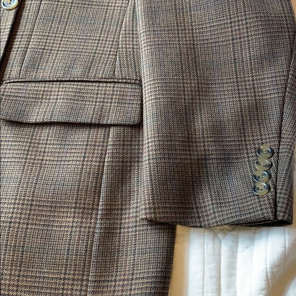 Blazer - Picture 2 of 5